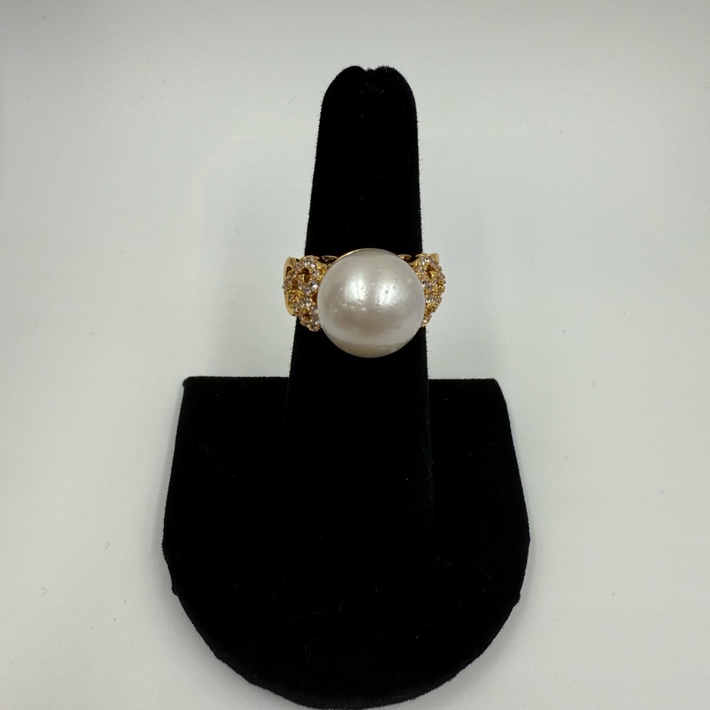 Elegant South Sea Pearl Ring